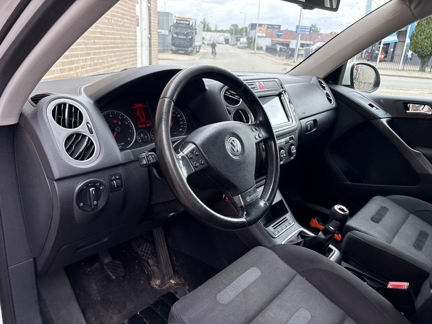 Volkswagen Tiguan 1.4 TSI Sport&Style 4Motion | APK 03-2027, 199 g/km, Zwart, Wit, Bedrijf