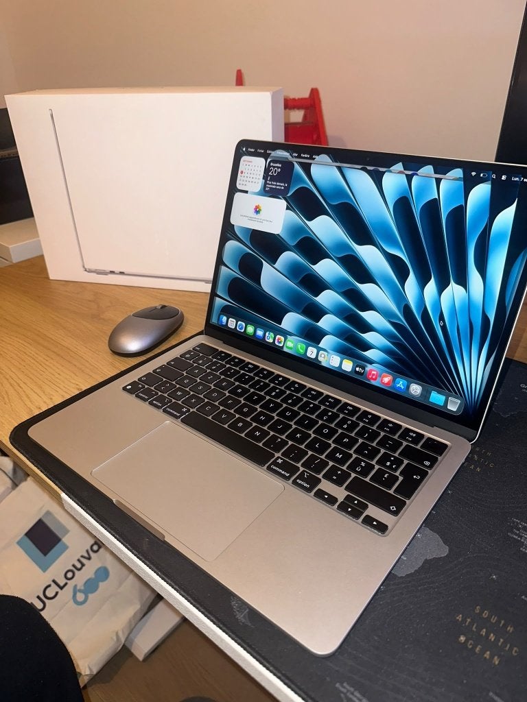 Apple MacBook Air 13" (2024) M3 8 Go/256 Go Argent AZERTY, 256 GB, Enlèvement ou Envoi, Comme neuf, MacBook