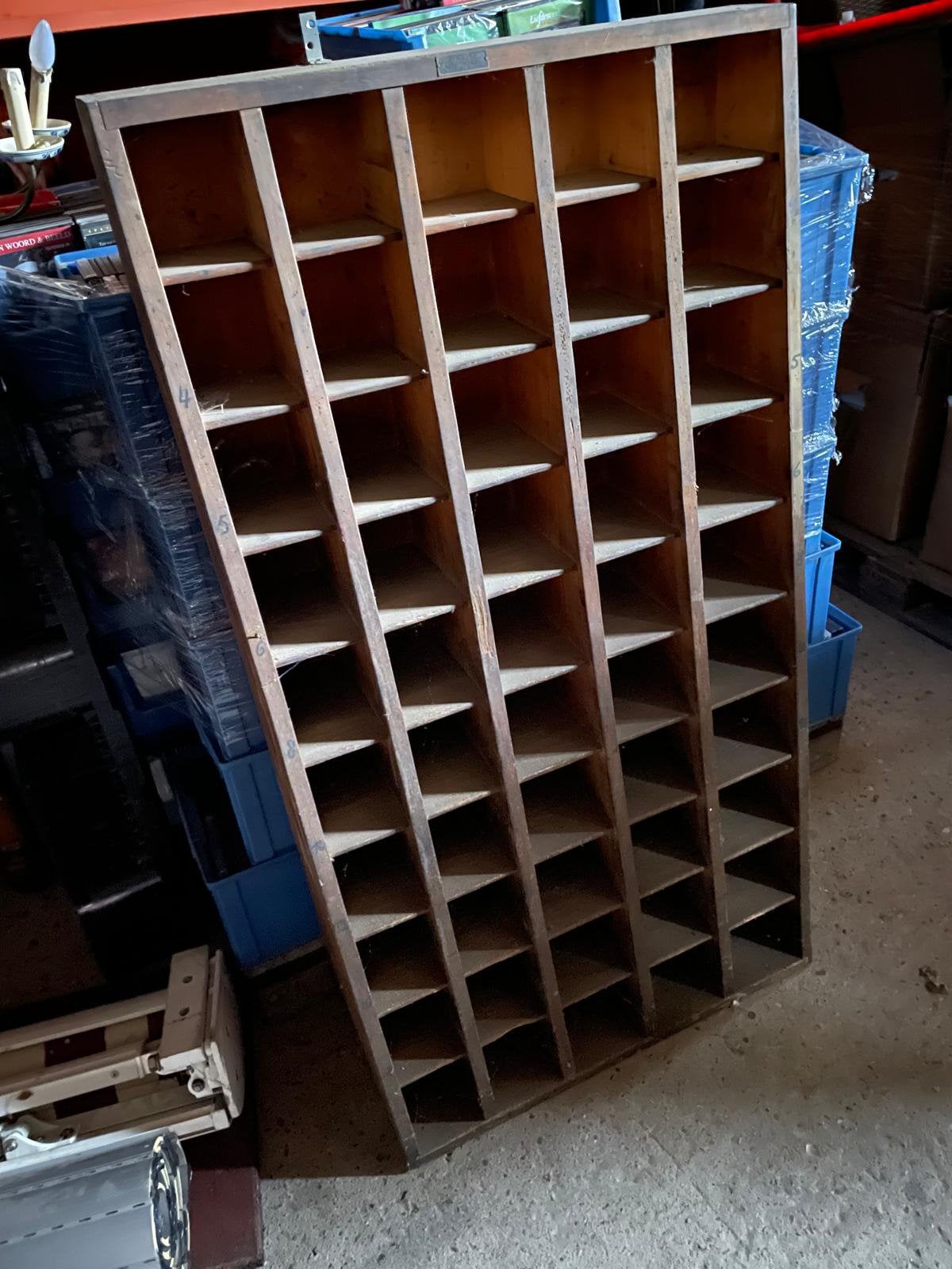 Antieke houten letterkast uit oude drukkerij, Ophalen