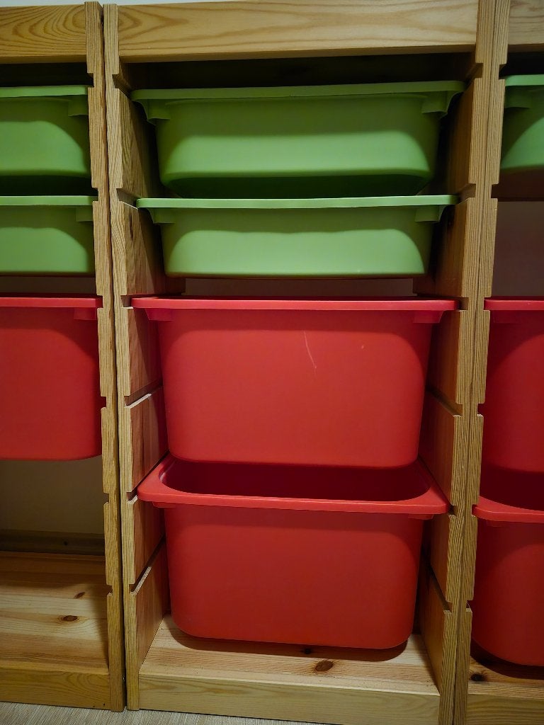 3 trofast kasten Ikea met groene en rode bakken, Kinderen en Baby's, Ophalen, Zo goed als nieuw, Minder dan 50 cm, 90 tot 105 cm