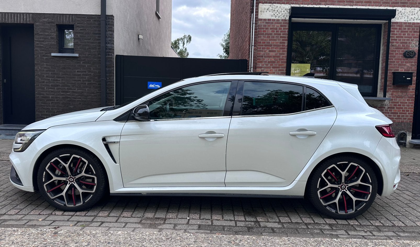 Renault Megane 1.8 TCe R.S 280 Pano Keyless 4 Control Full, Auto's, Renault, Automaat, Dealer onderhouden, 4 cilinders, Alcantara