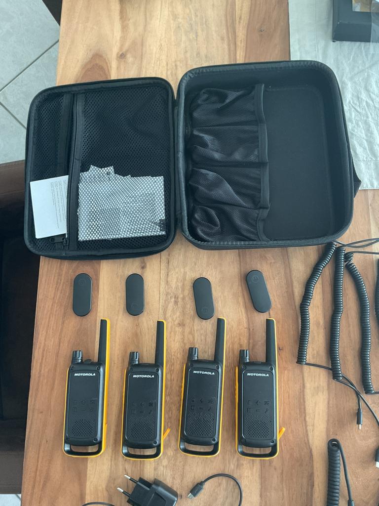 Walkie talkies Motorola T 82 Extreme, Enlèvement, Comme neuf