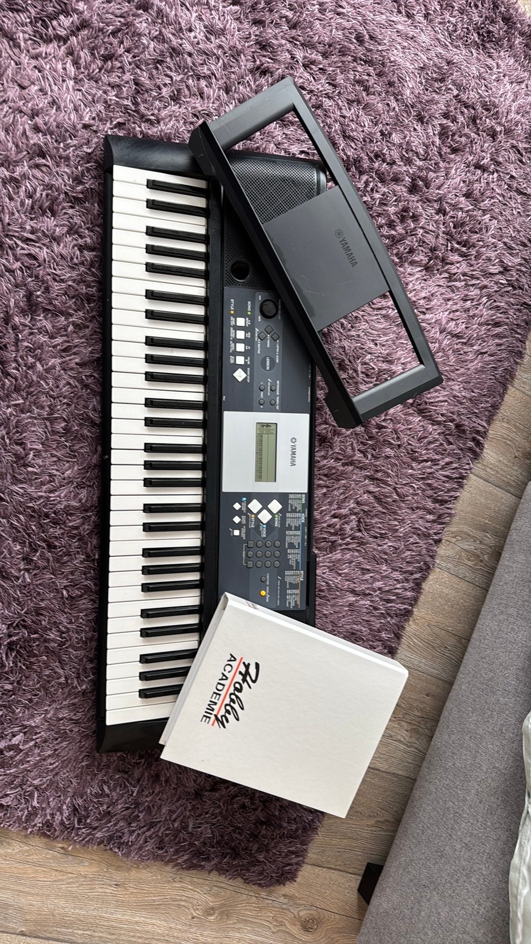Keyboard + lesboek, Muziek en Instrumenten, Keyboards, Ophalen, Zo goed als nieuw, Met standaard