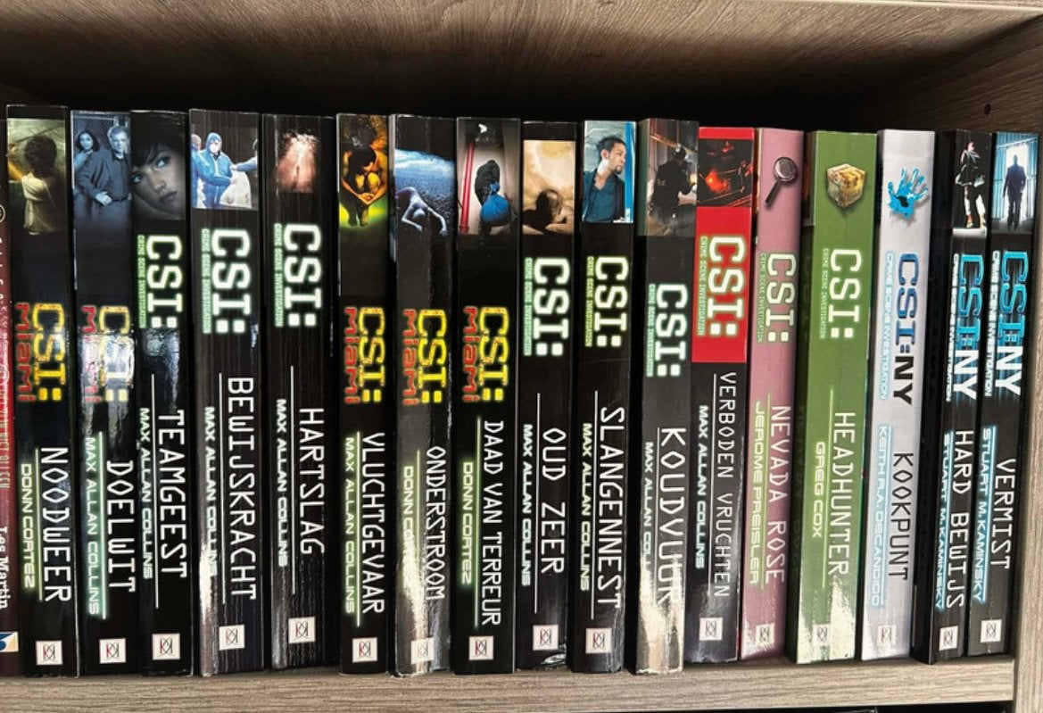 CSI Las Vegas Miami NY 17 boeken, Boeken, Thrillers, Zo goed als nieuw, Ophalen of Verzenden