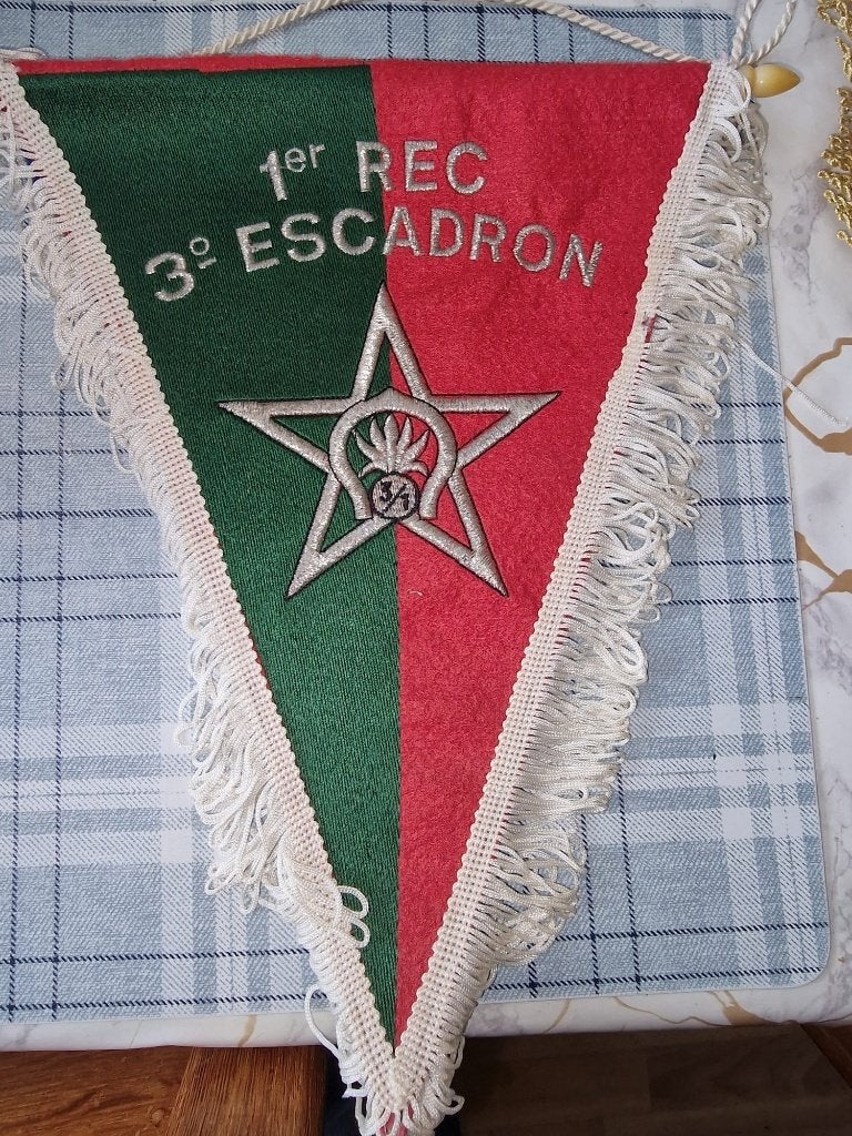 Franse Legion etrangere 1 REC 3 escadron wimpel, Verzamelen, Ophalen of Verzenden, Landmacht, Vlag of Vaandel