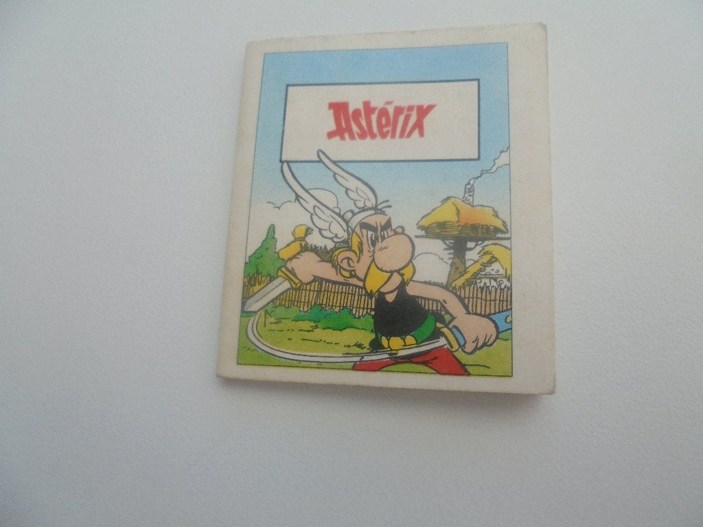 asterix-mini boekje van nutella, Verzamelen, Stripfiguren, Ophalen of Verzenden, Asterix en Obelix, Zo goed als nieuw, Boek of Spel