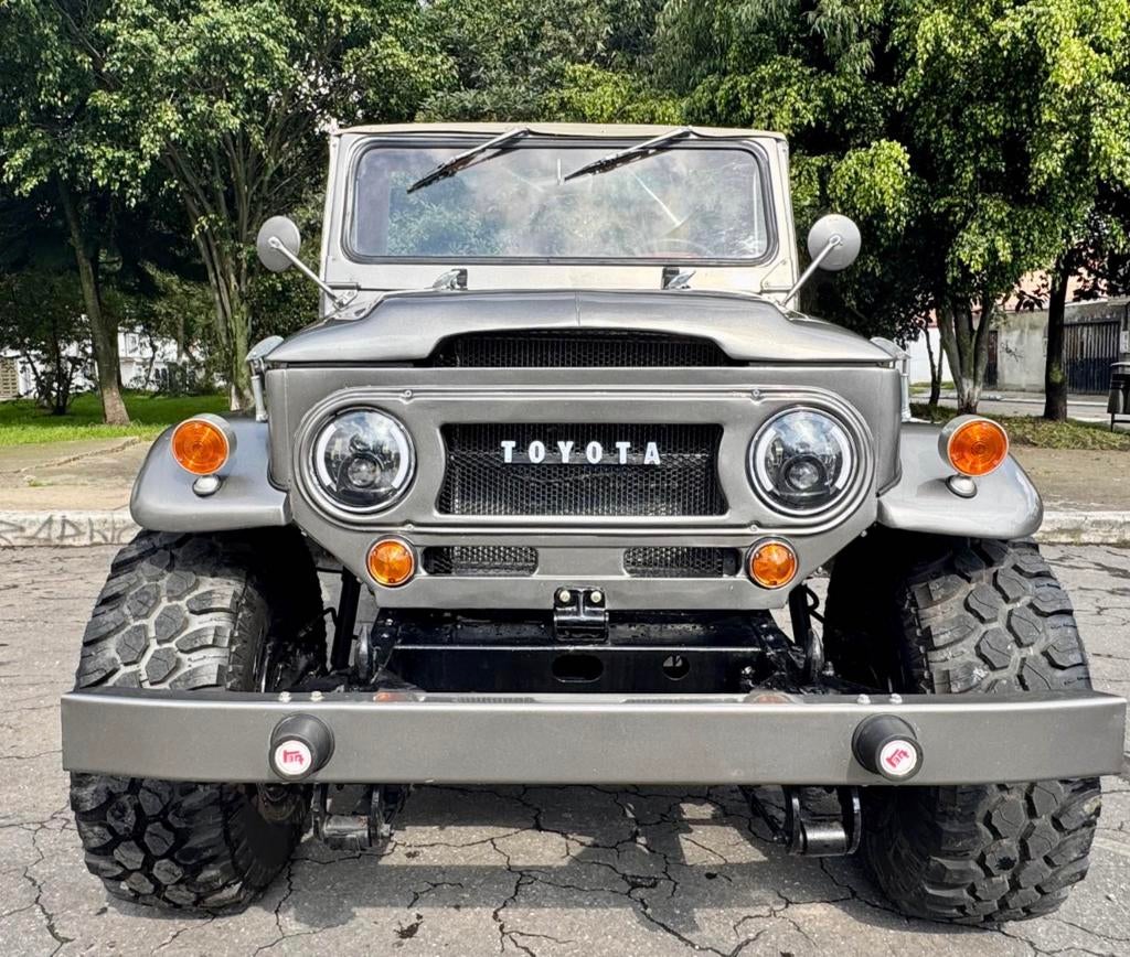 Toyota FJ40, Auto's, Toyota, Particulier, Overige modellen, Benzine, SUV of Terreinwagen, 2 deurs, Handgeschakeld, Zilver of Grijs