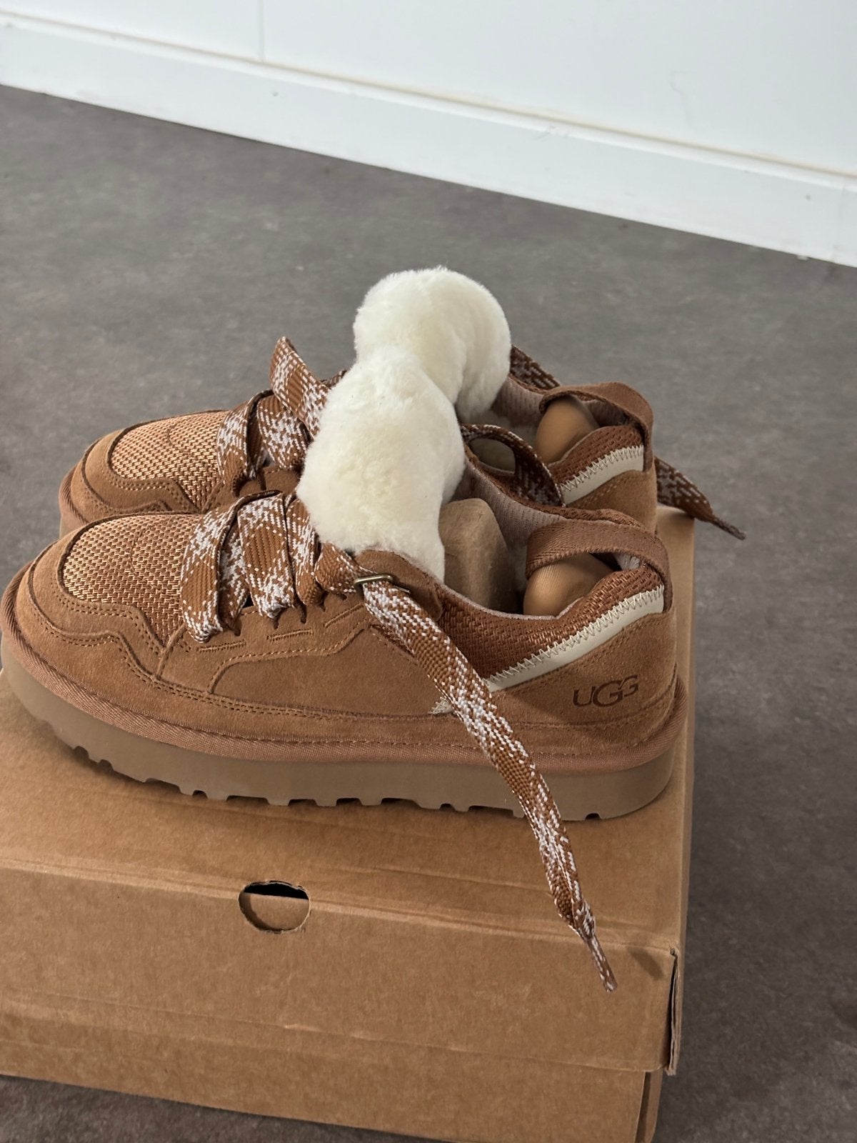 Ugg lowmel chestnut, Ophalen of Verzenden, Nieuw, Bruin