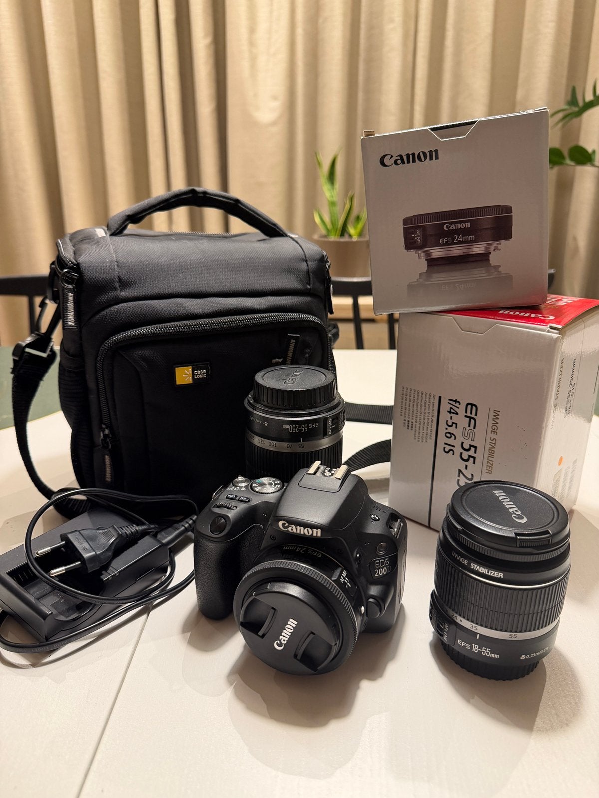 Canon eos 200d + 3 lenzen, Canon, Beeldstabilisatie, Ophalen of Verzenden, Zo goed als nieuw