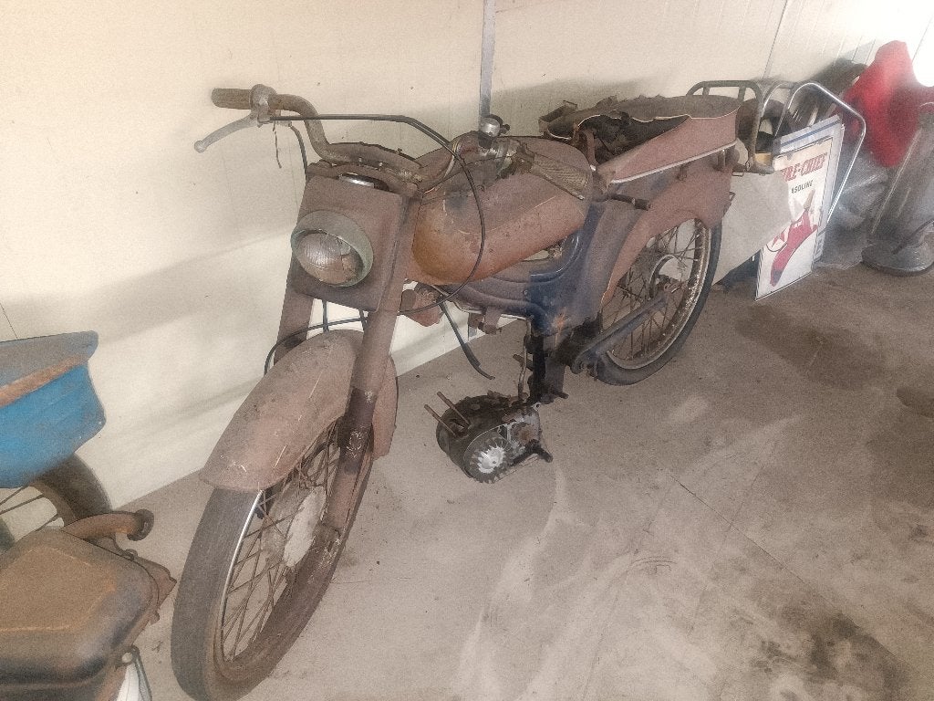 Te koop oldtimers bromfietsen typhoon giulietta, Vélos & Vélomoteurs, Pièces de cyclomoteur | Oldtimers & Ancêtres, Enlèvement