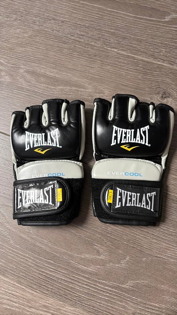 MMA bokshandschoenen, Sport en Fitness, Vechtsporten en Zelfverdediging, Maat L, Ophalen of Verzenden, Zo goed als nieuw