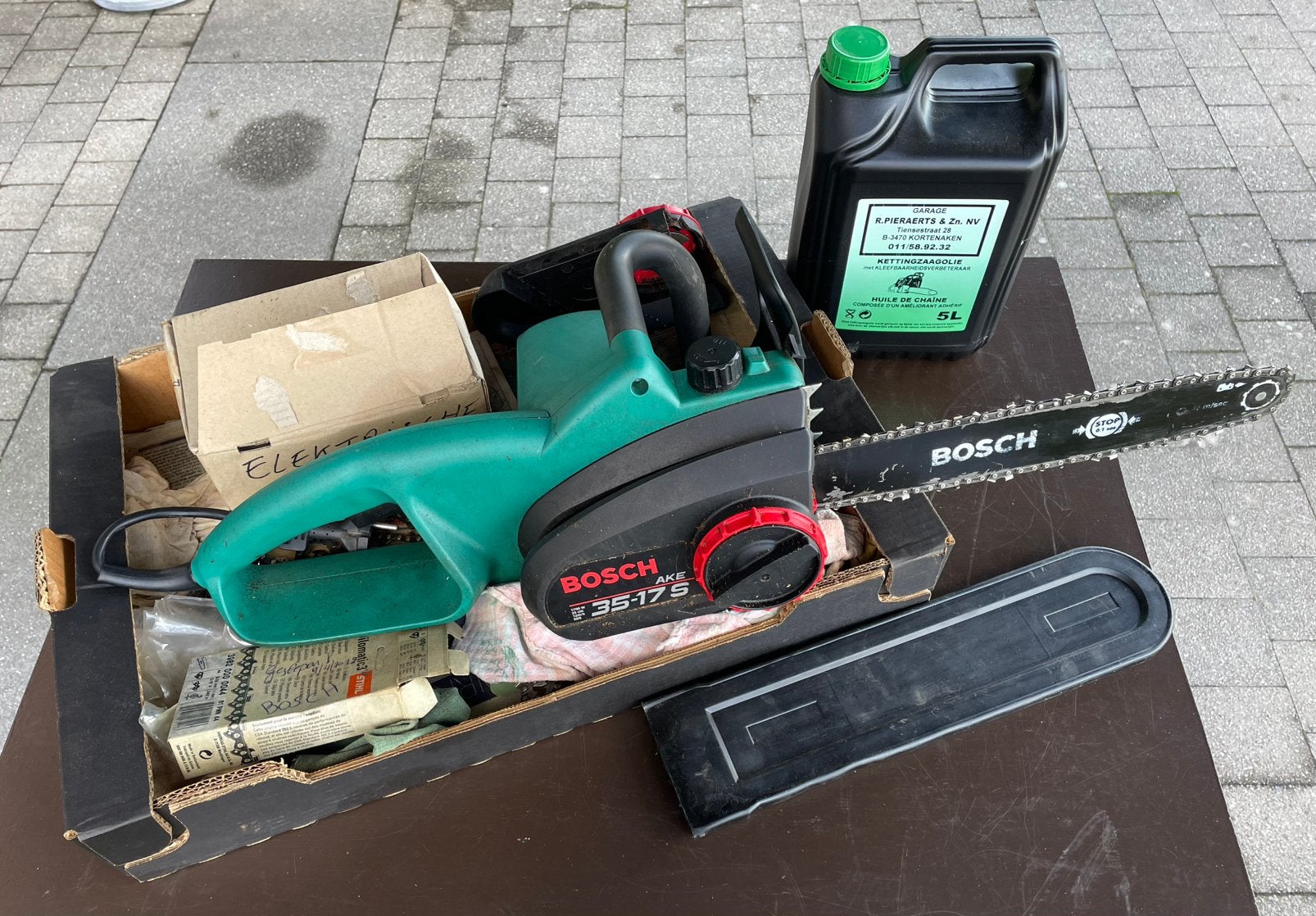 Kettingzaag Bosch + kettingzaagolie, Ophalen, Gebruikt, Kettingzaag, 600 tot 1200 watt