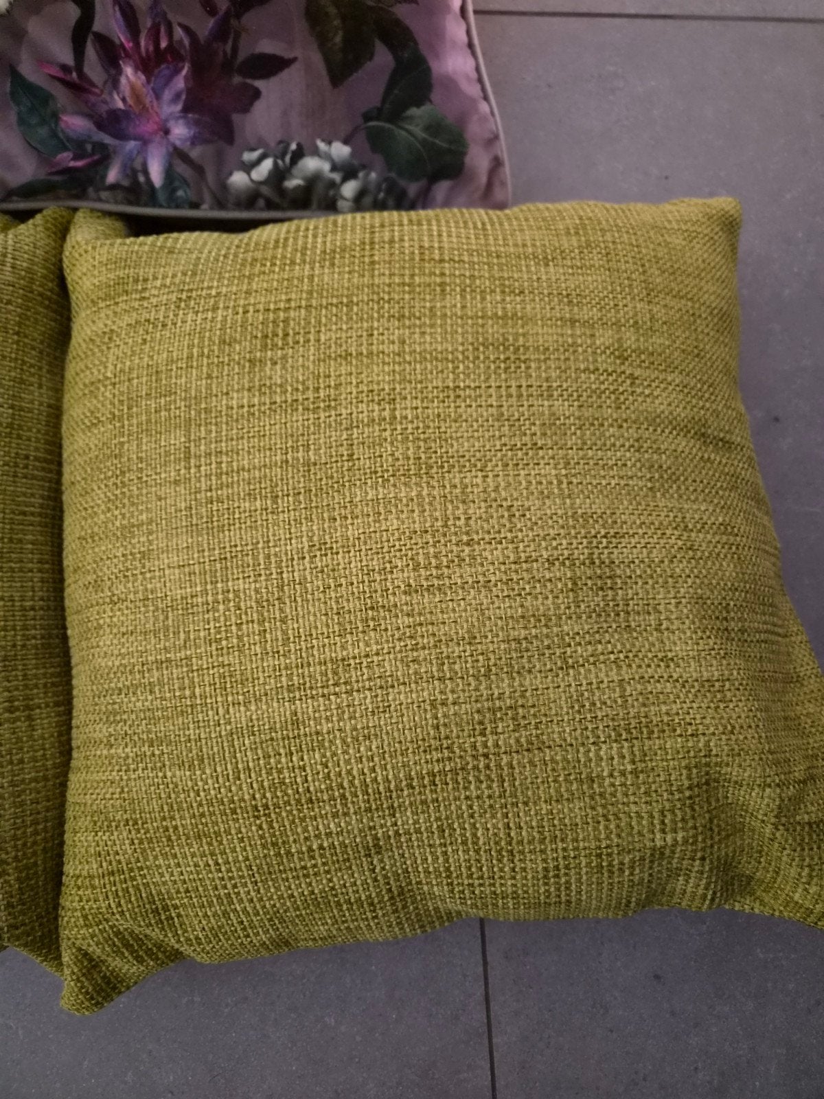2 groene sierkussens, Ophalen