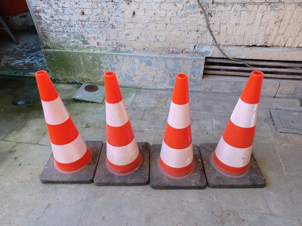 Verkeerskegel 72 cm 4 stuks, Particulier, Te koop