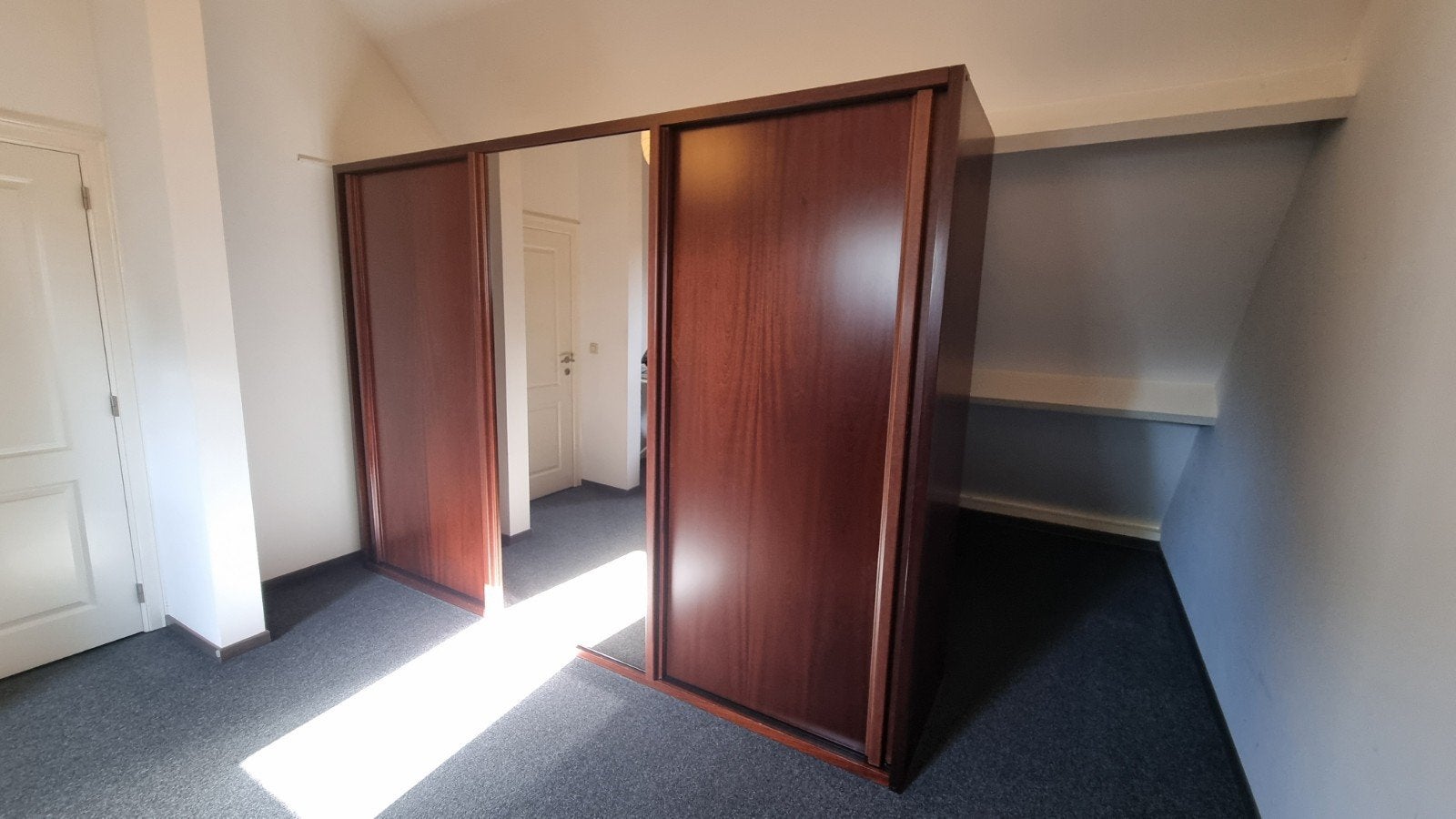 Kledingkast 3-deurs !!! ZELF DEMONTEREN met 2 personen !!!, Huis en Inrichting, Ophalen, Zo goed als nieuw, Modern