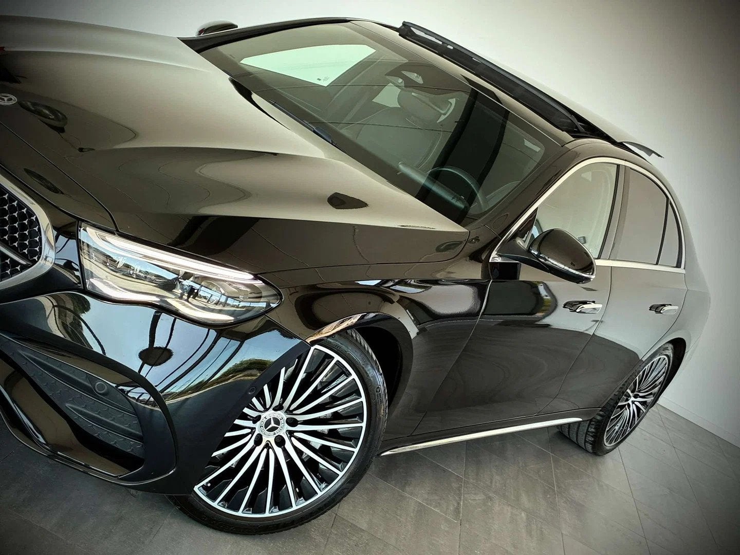 Mercedes-Benz E-Class 200 PACK AMG-1ERPRO-T.O-COCKPIT-PASSEN, Cuir, Achat, 4 portes, Entreprise