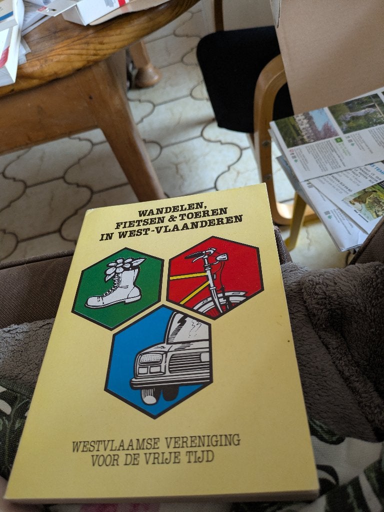 Wandelen, fietsen en toeren in West Vlaanderen, Enlèvement ou Envoi, Comme neuf, Guide ou Livre de voyage