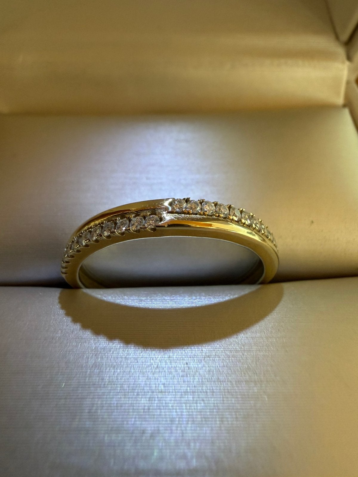 Crossover Ring met 22 Diamanten (Top Wesselton) 14k Geelgoud, Bijoux, Sacs & Beauté, Enlèvement ou Envoi, Comme neuf, Blanc