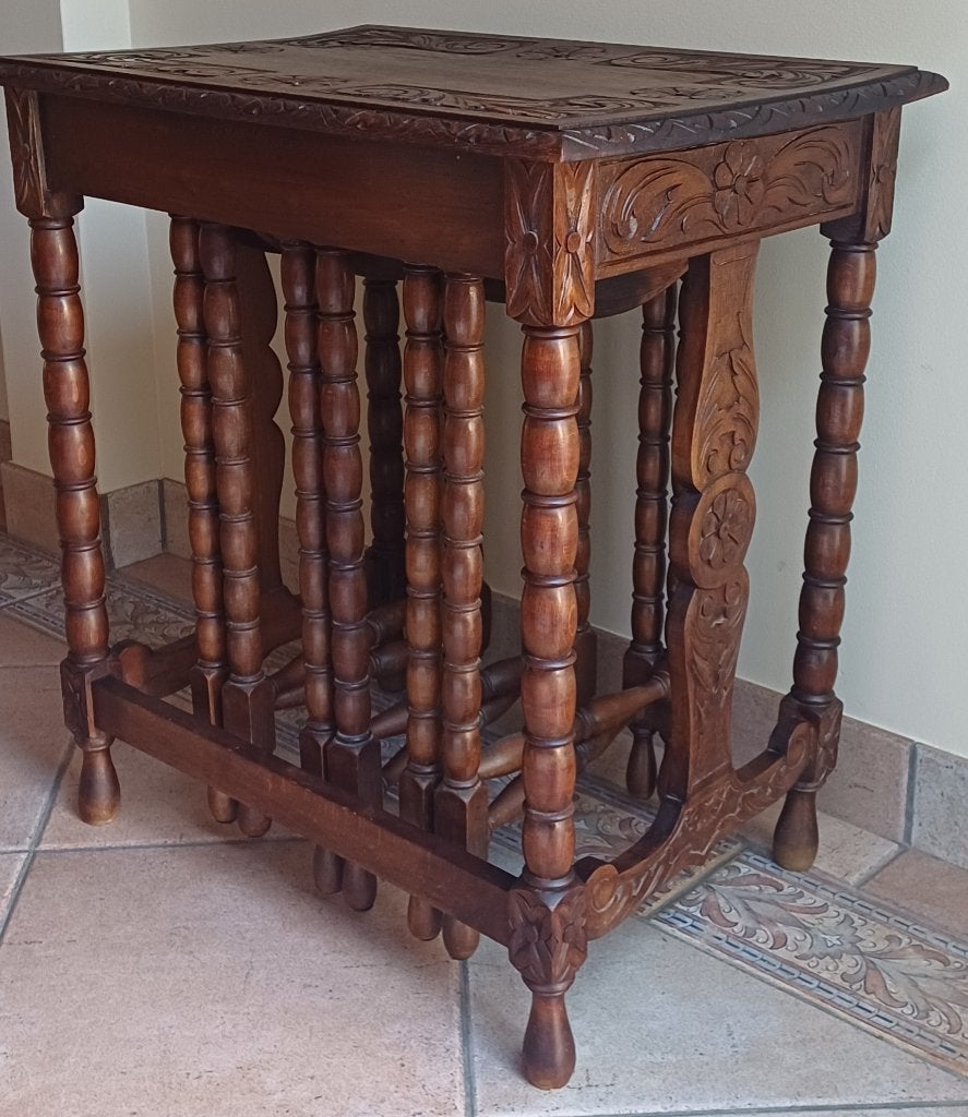 Tafel met bijzettafeltjes, Carré, Enlèvement, Utilisé, Bois