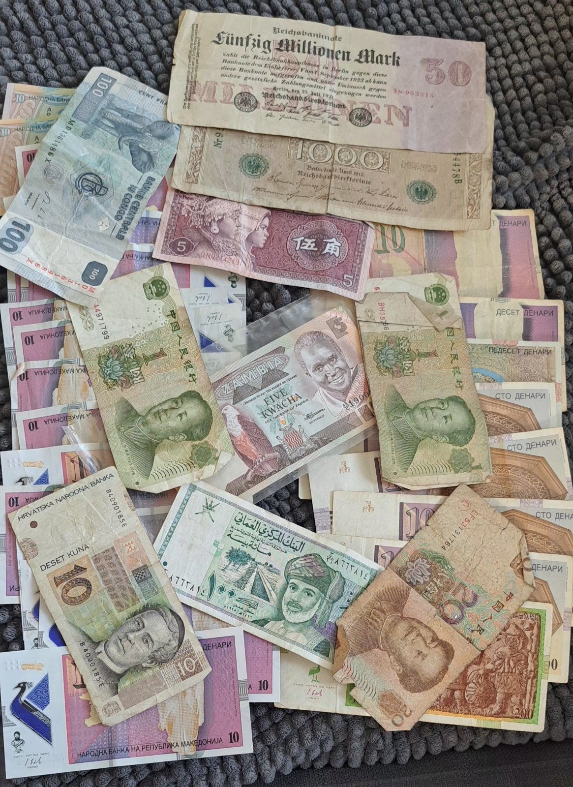 Lot 34 BILLETS DIVERS  Oman  Chine  Congo ..., Enlèvement, Billets de banque