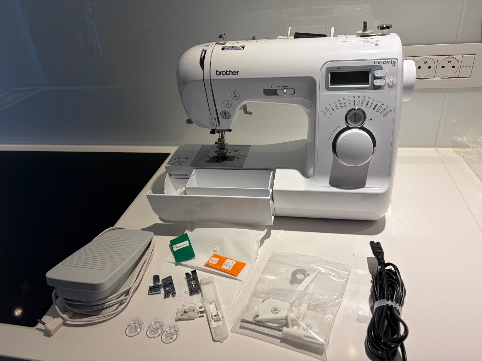 Naaimachine brother innovis NV15, Ophalen, Zo goed als nieuw, Naaimachine, Brother