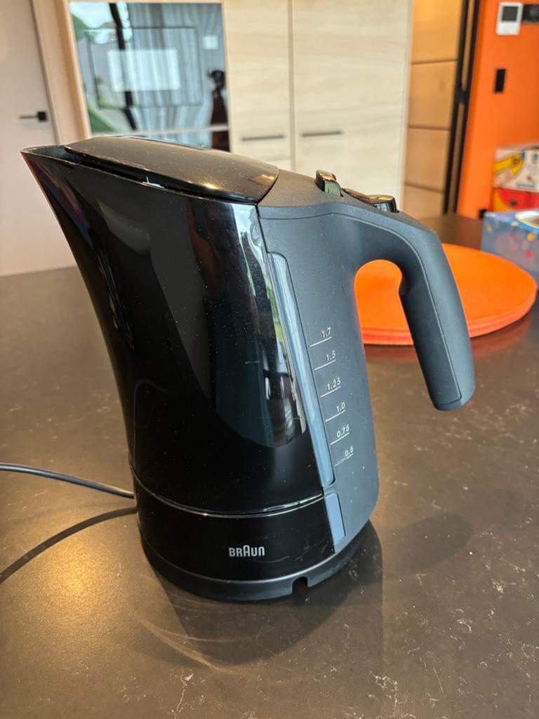 Draadloze waterkoker van Braun, Elektronische apparatuur, Waterkokers, 1 tot 2 liter, Ophalen of Verzenden, Zo goed als nieuw
