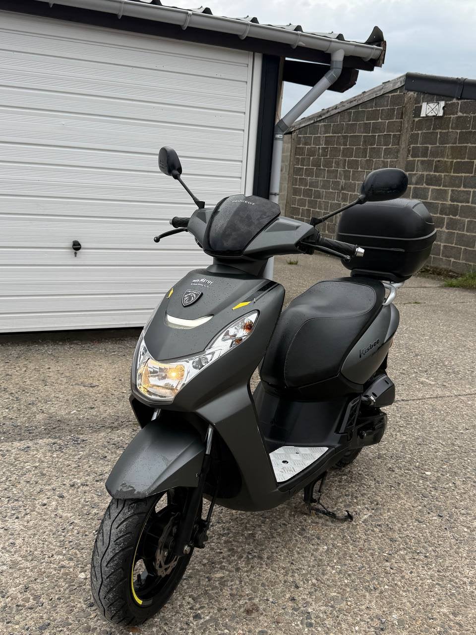 Scooter peugeot kisbee classe a 2023 année, Vélos & Vélomoteurs, Enlèvement ou Envoi, Comme neuf