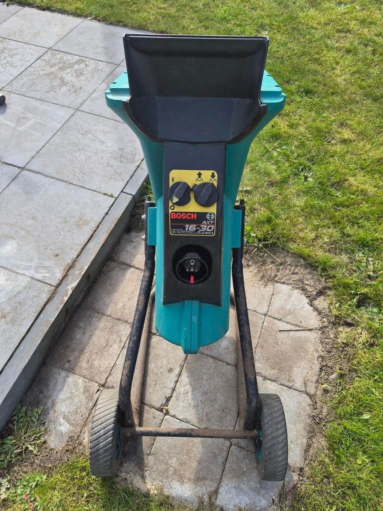 Hakselaar - Bosch - AXT 16-30, Tuin en Terras, Hakselaars, Ophalen, Gebruikt, Elektrisch, BOSCH