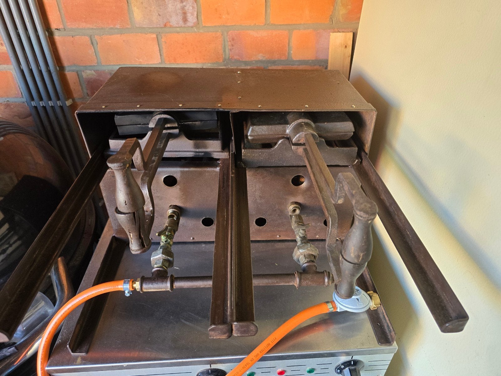 wafelijzer stroopwafel en lukken op gas, Ophalen, Uitneembare platen, Gebruikt