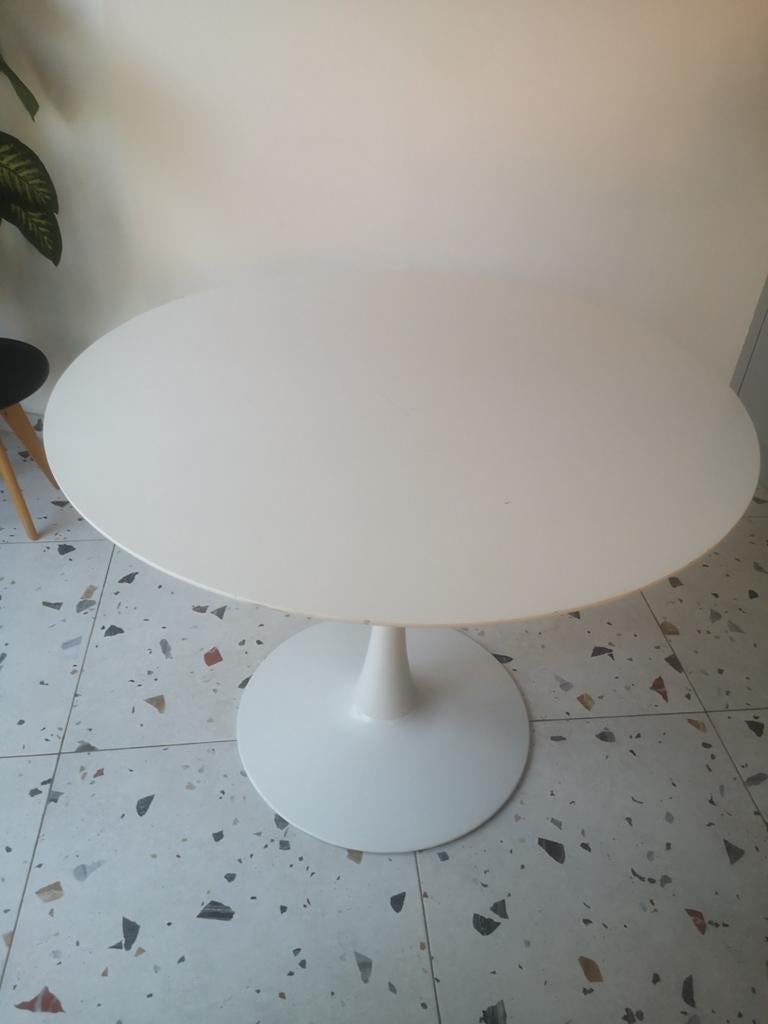 Mooie witte tafel met tulpenvoet, Maison & Meubles, Tables | Tables d'appoint, Enlèvement