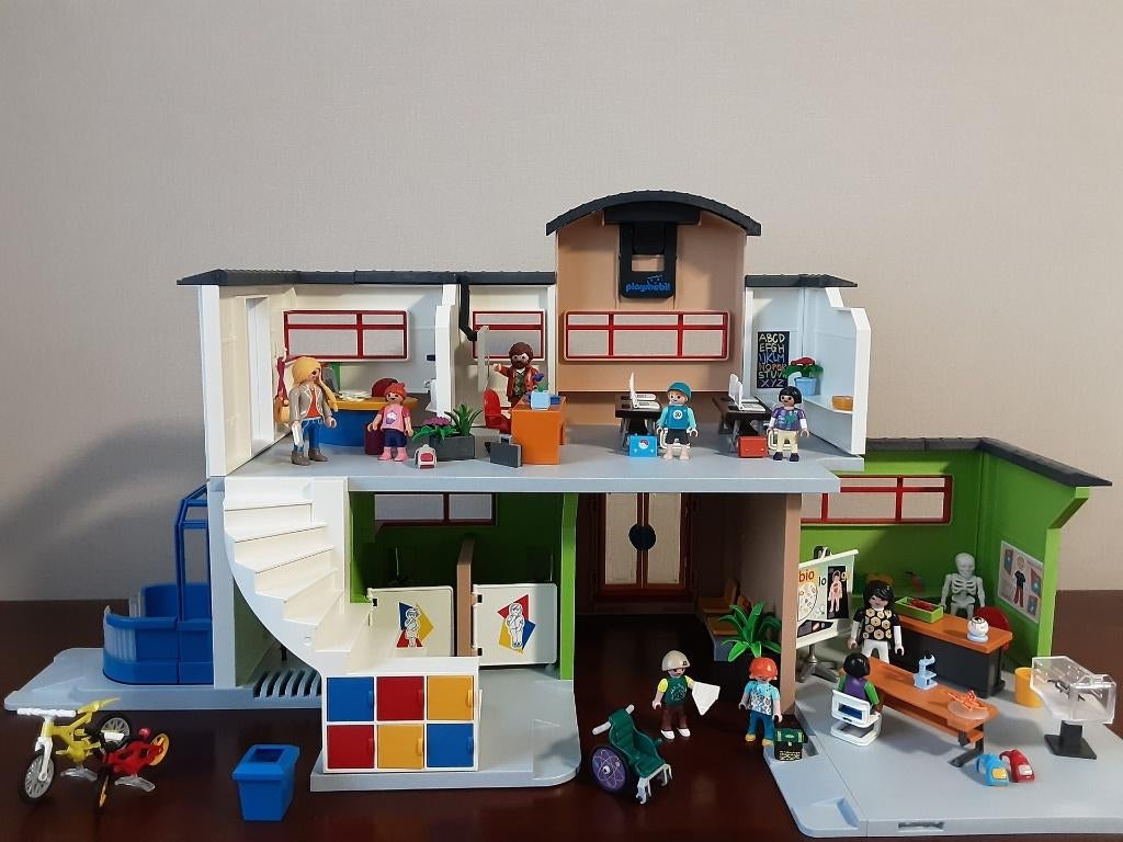 Playmobil grote ingerichte school - als nieuw, Ophalen of Verzenden, Zo goed als nieuw, Complete set