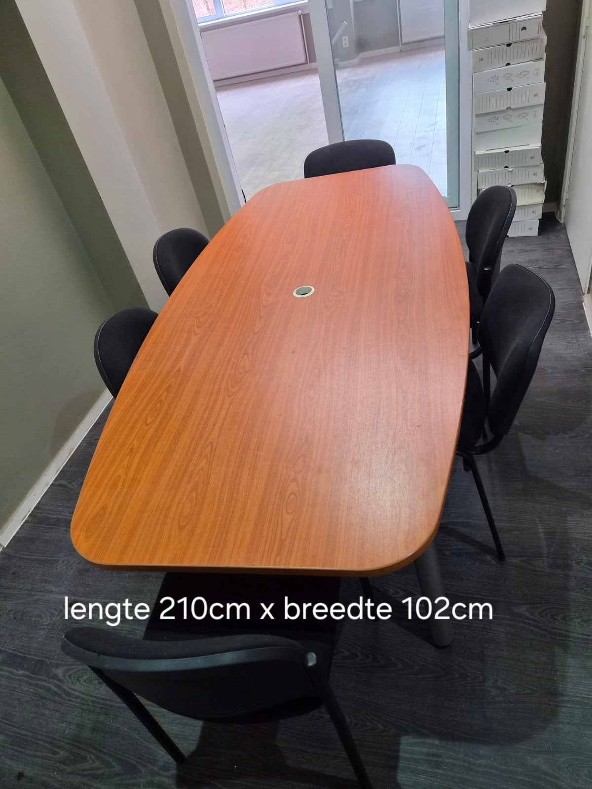 Complete Ovale Vergadertafel (210cmx102 cm) inclusief 6 comf, Ophalen
