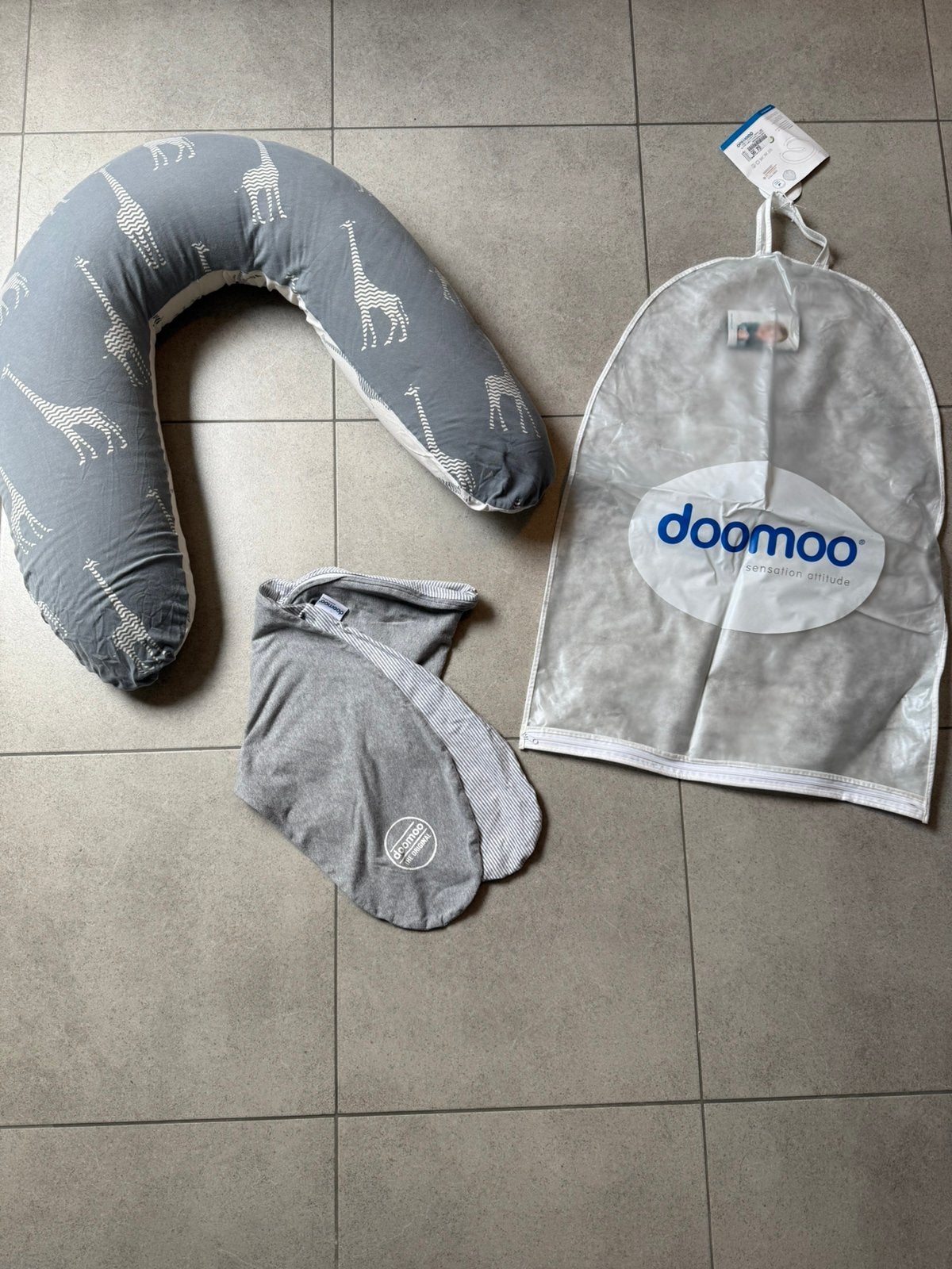 Doomoo borstvoedingskussen, Kinderen en Baby's, Ophalen, Wasbare/afneembare hoes, Voedingskussen, Gebruikt