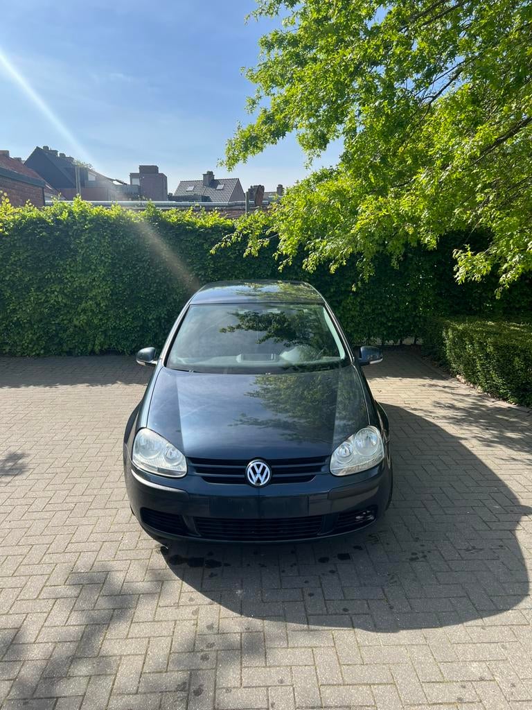 Volkswagen Golf 5 1.6 fsi dsg, Auto's, Volkswagen, Particulier, Golf, Benzine, 3 deurs, Automaat, Blauw, Zwart, Stof, Ophalen