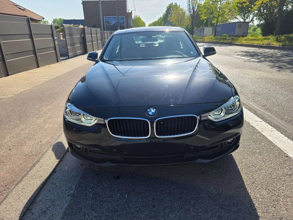 BMW 3 Serie 318 i 1EIG IN ZEER GOEDE STAAT MET VEEL OPTIES, 100 kW, Gebruikt, 136 pk, Zwart