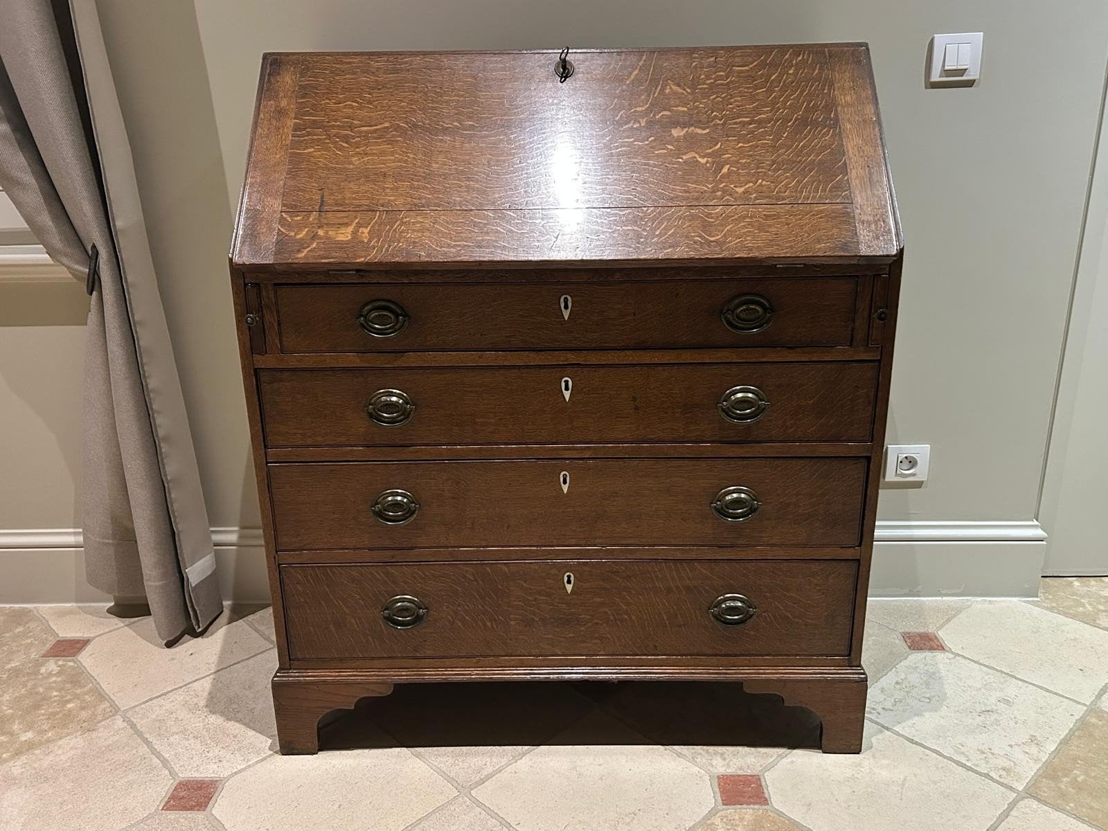 Engelse eiken secretaire, Enlèvement, Utilisé