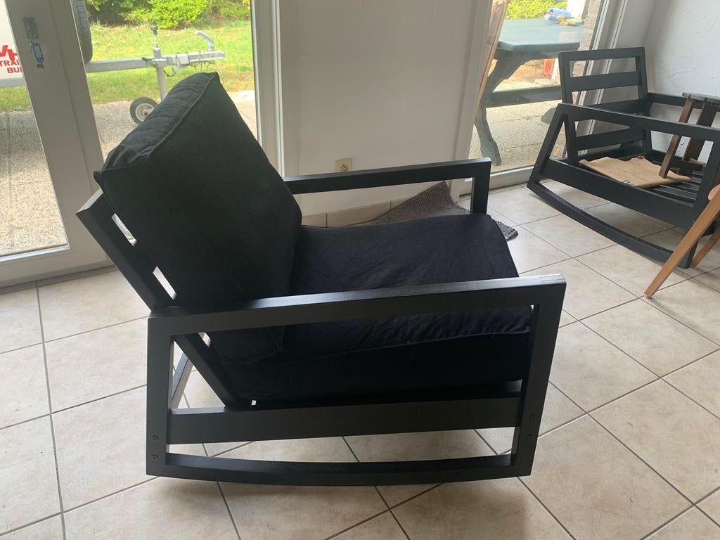 2 Zwarte lounge zetels schommelstoel ikea, Huis en Inrichting, Ophalen, 75 tot 100 cm, Zo goed als nieuw, 50 tot 75 cm