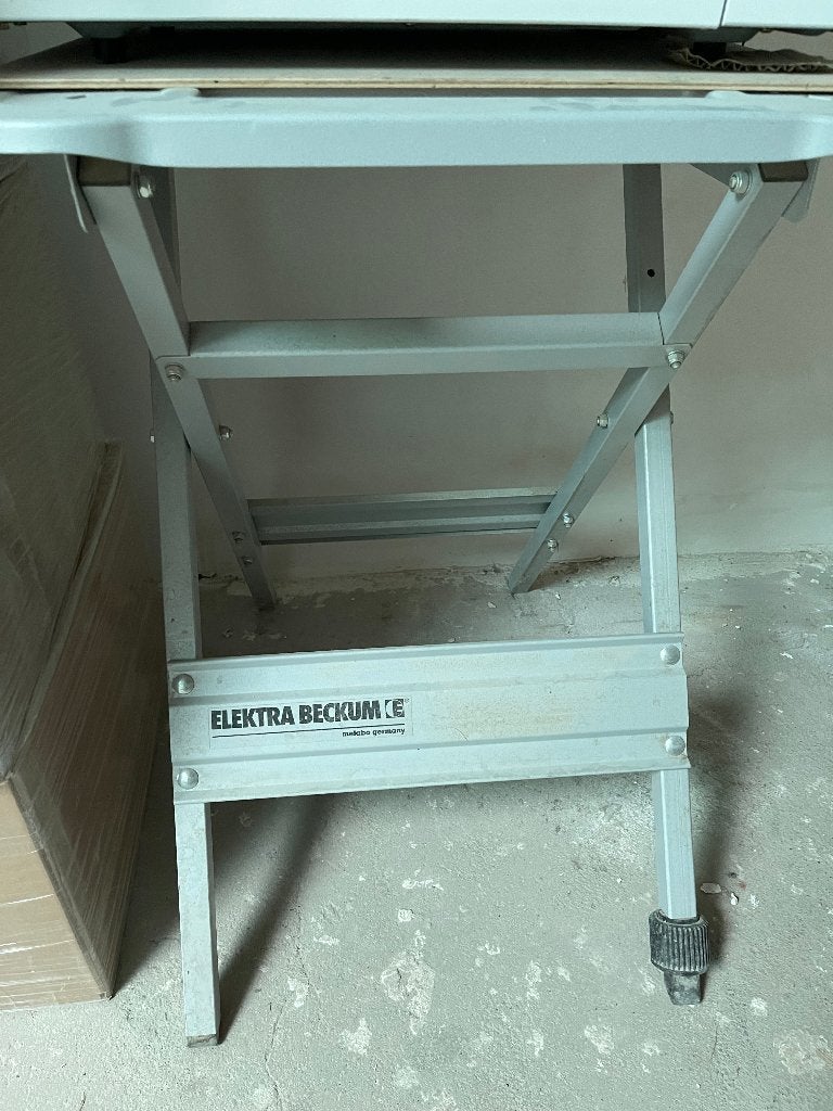 scie a onglet et table + 6 lames, 70 mm ou plus, Enlèvement, Utilisé, 1200 watts ou plus