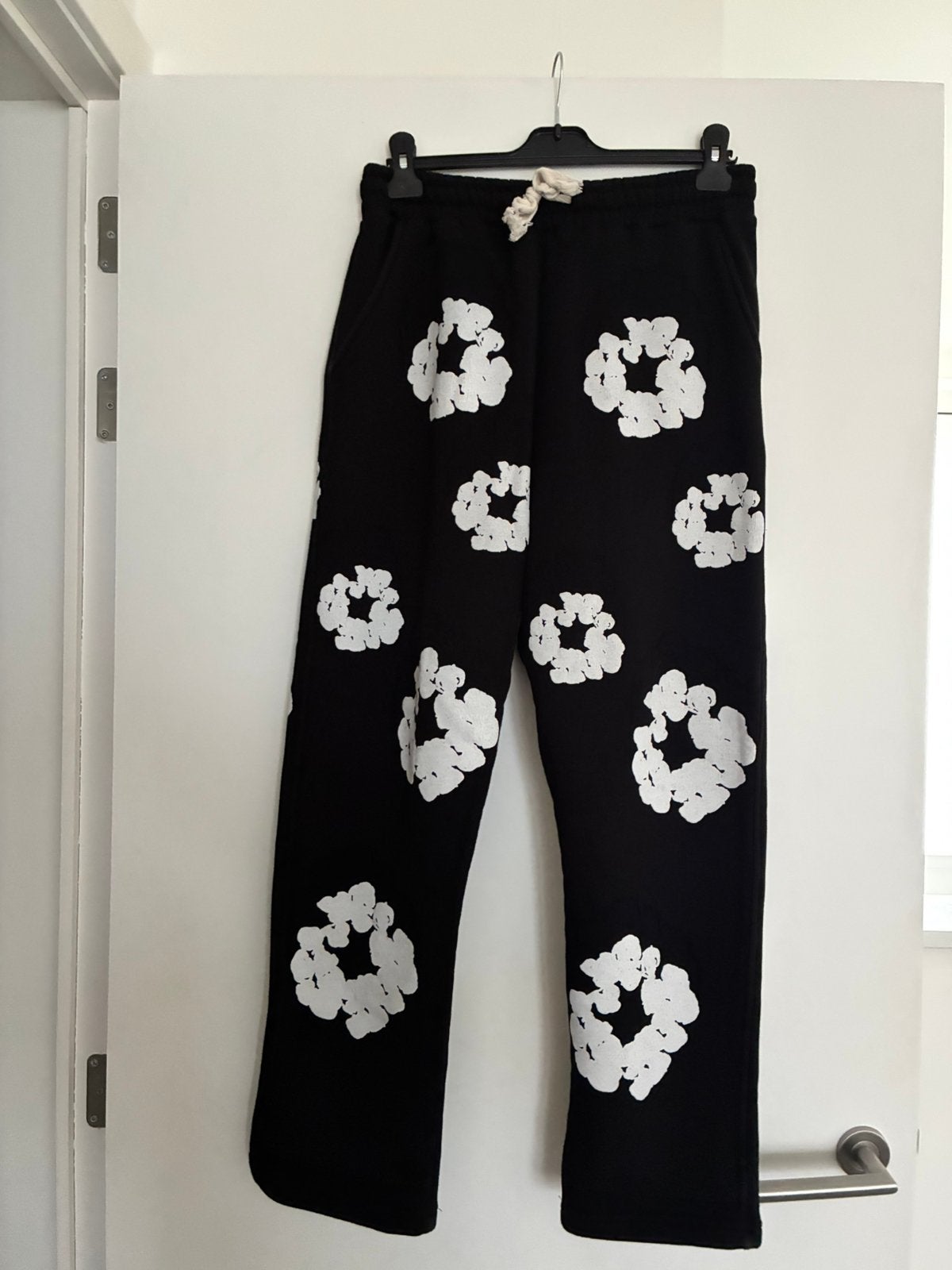 Denim Tears Cotton Wreath Sweatpants IAZ RAMO maat M, Ophalen of Verzenden, Gedragen, Maat 48/50 (M), Meerkleurig
