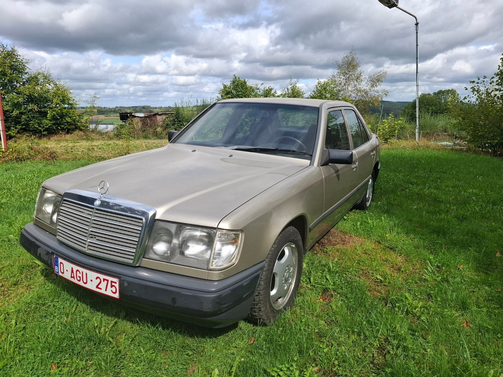 mercedes w124 260e, Enlèvement ou Envoi