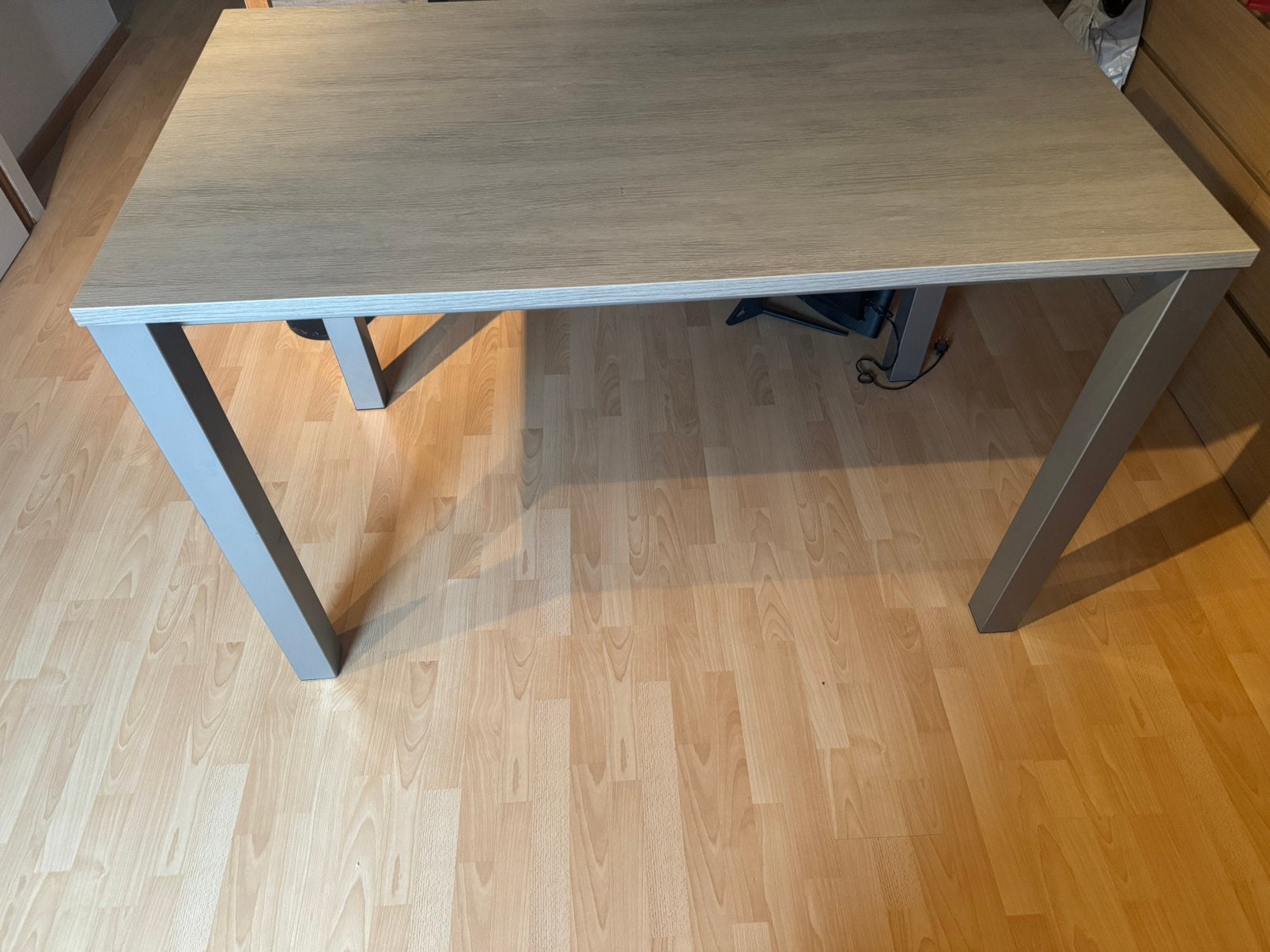 Nieuwe tafel, Ophalen, Zo goed als nieuw