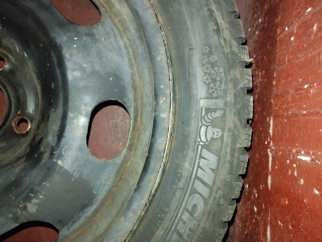 4 pneus 195/59/R16 Michelin sur jantes, Enlèvement