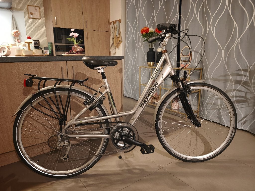 "Thompson Avantgarde" in mooie en perfecte staat, Ophalen, 28 inch, Velgrem, Zo goed als nieuw