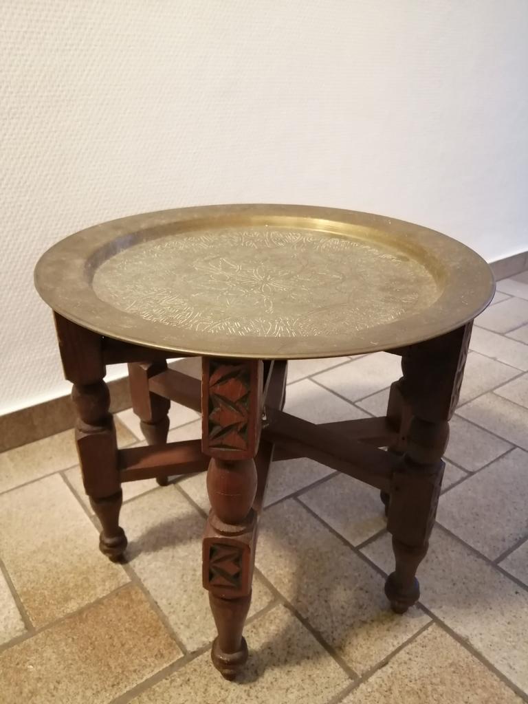 Petite table marocaine, Enlèvement