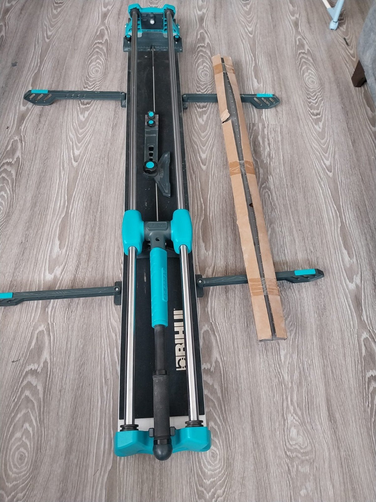 outils pour couper carrelage  hauteur 1,20, Enlèvement, Comme neuf, Outil multifonction