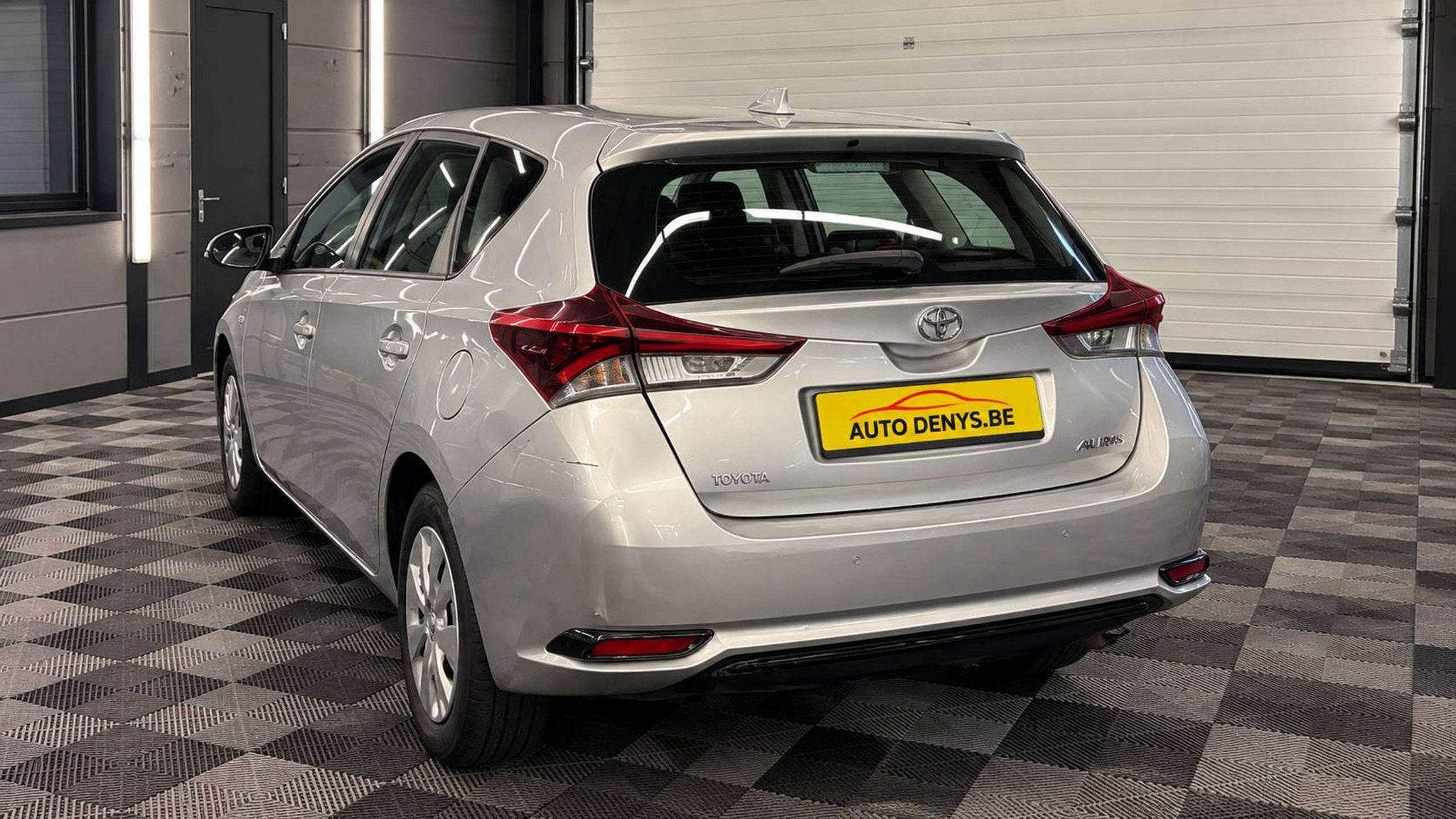 Toyota Auris 1.33i VVT-i bj. 11/2015 78000km Euro 6, Autos, Argent ou Gris, Achat, Entreprise, Noir