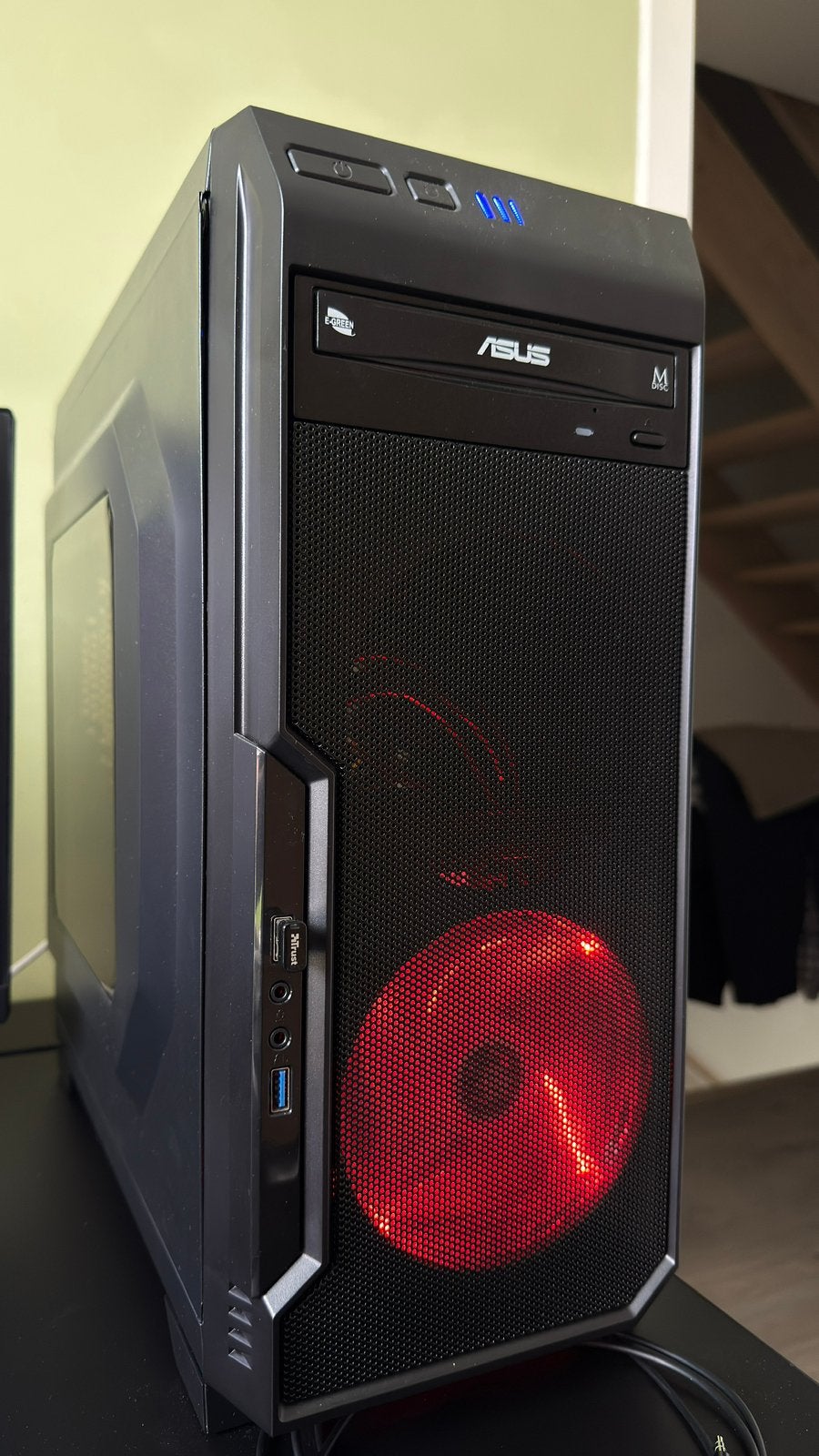 Ordinateur de jeu de bureau, Informatique & Logiciels, Ordinateurs de bureau, Comme neuf, 3 à 4 Ghz, SSD, 32 GB, Avec carte vidéo