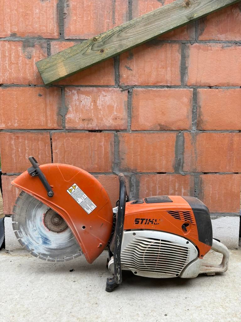 Stihl doorslijper 400 mm te huur, Ophalen, Zo goed als nieuw