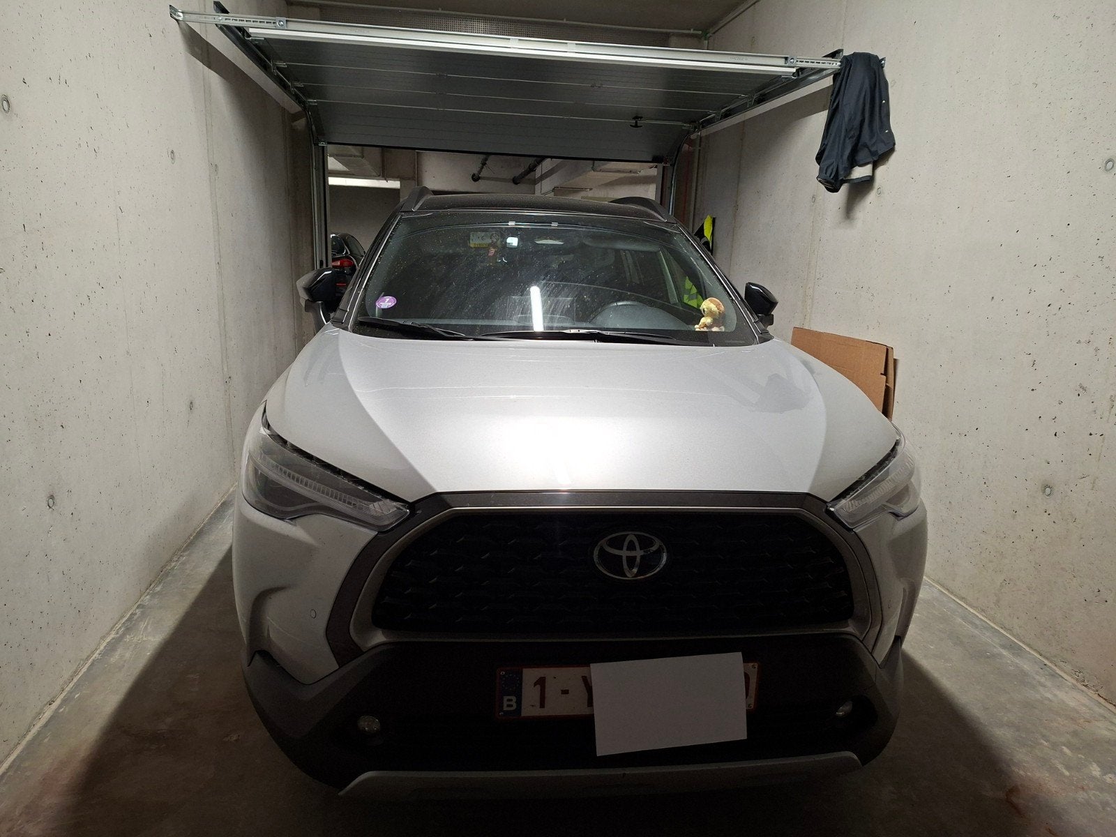 Toyota corolla cross 2.0 L premium, Autos, Toyota, Cuir, Argent ou Gris, Achat, Euro 6