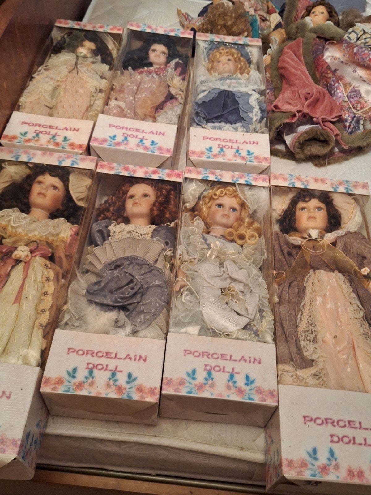 Poppen met porselein hoofd, Ophalen